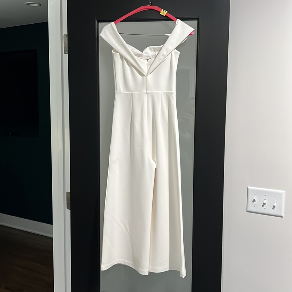 White jumpsuit - Picture 3 of 7